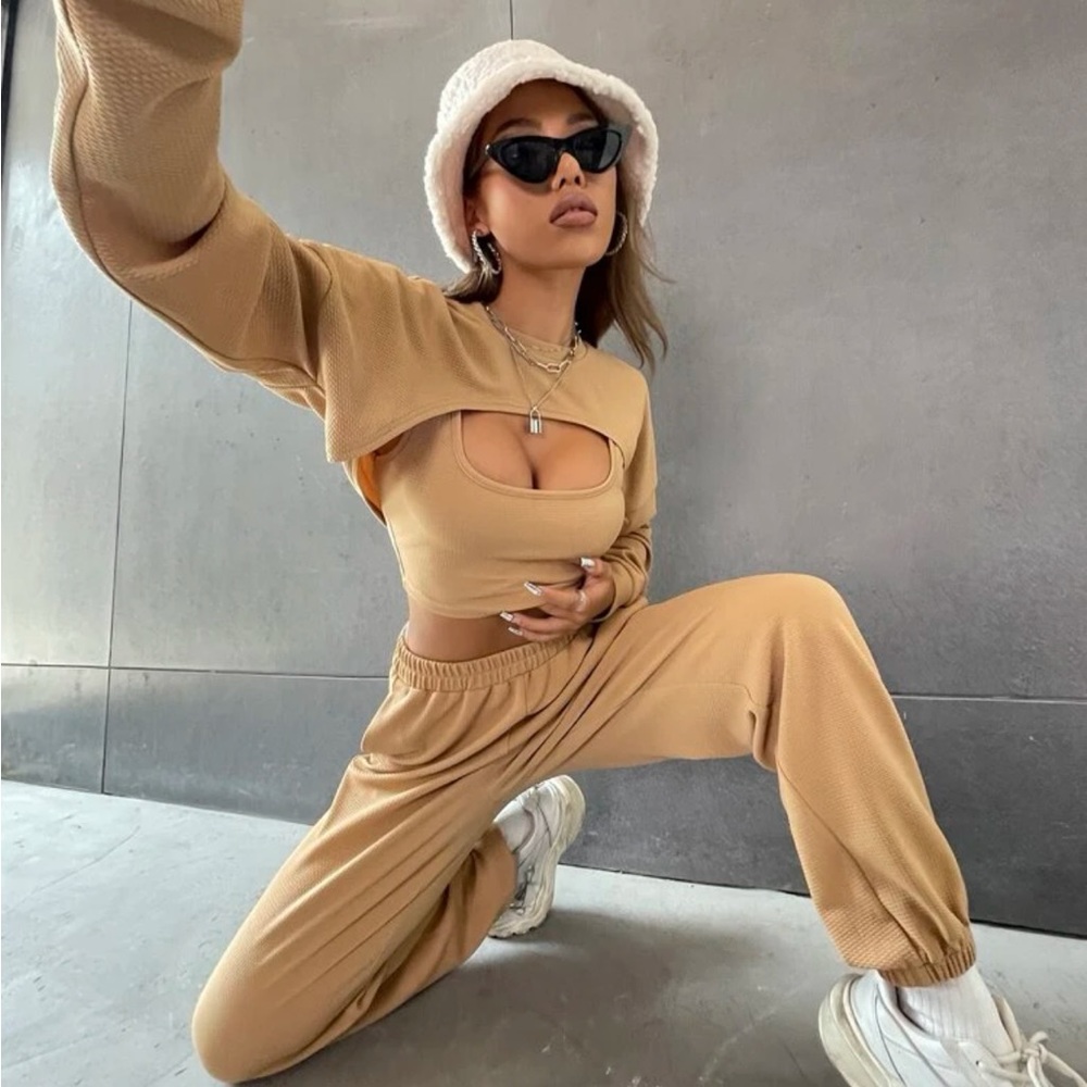 Matching Set - Picture 3 of 3